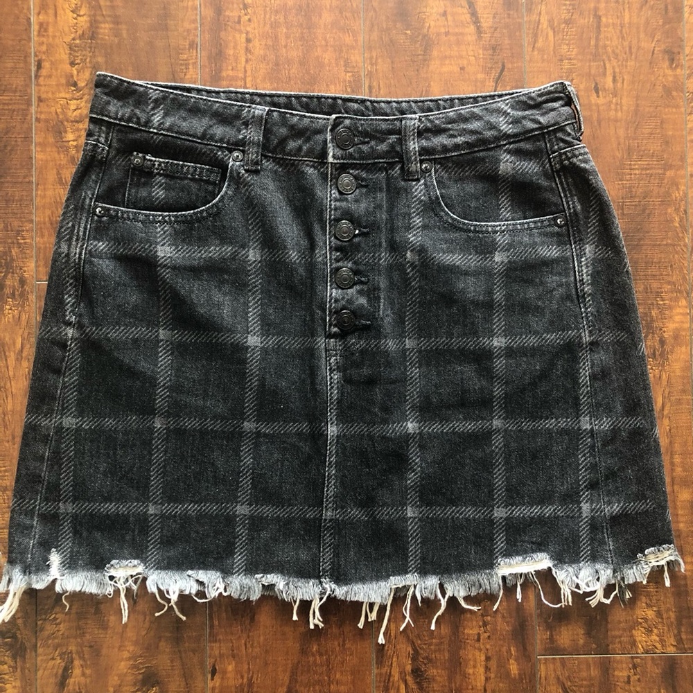 American Eagle Black & Gray Plaid Jean Skirt Size 12 Long NWT